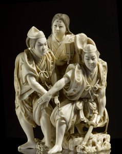 Okimono représentant les frères Soga sur le point de tuer Suketsune guidés vers sa tente par Tora - Japanese School