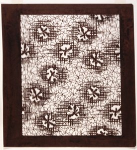 Pochoir : Nénuphars et motifs tissés