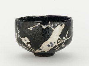 Bol à thé avec motif de prunier en fleurs, Kyoto, Kyoto-fu, période Edo - Japanese School