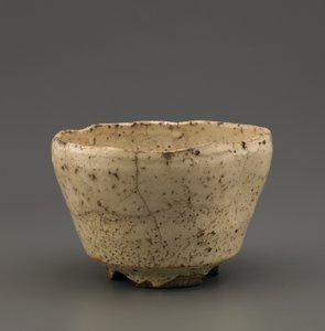 Bol à thé avec pied cranté, préfecture de Yamaguchi, période Edo