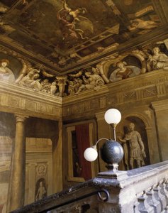Architecture baroque : escalier peint en trompe-l