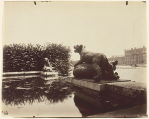 Versailles, Fontaine du Point du Jour, (Tigre Terrassant un Ours par Houzeau) - Jean Eugène Auguste Atget