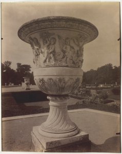 Versailles, Vase - Jean Eugène Auguste Atget