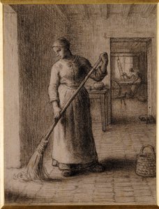 Femme balayant sa maison