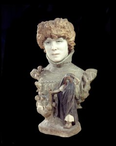 Buste en marbre de la comédienne Henriette Rosine Bernard dite Sarah Bernhardt (1844-1923). Sculpture de Jean Léon Gérôme (1824-1904) vers 1895. Paris, Musée d