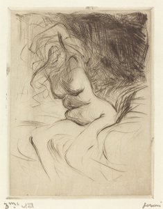 Femme enlevant sa chemise