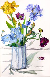 Iris, coquelicots dans un vase d