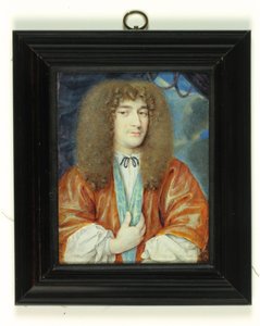Un gentilhomme en chemise blanche et robe orange doublée de soie bleue, longue perruque châtain clair - Jean the Younger (attr.to) Petitot