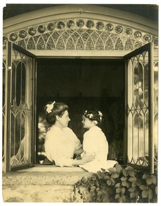 Mme Ernest Thompson Seton et sa fille Ann