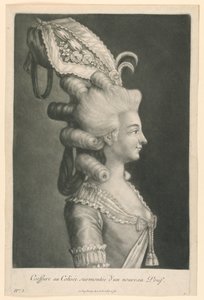 Coiffure au Colisée surmontée d