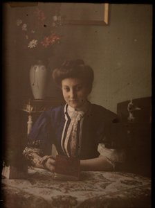 Femme à table