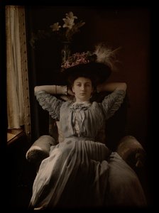 Vrouw in stoel - Johannes Hendrikus Antonius Maria Lutz