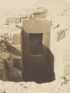 Pyramides de Gizeh, travaux de M. Mariette, porte de granit découverte à gauche du Sphinx