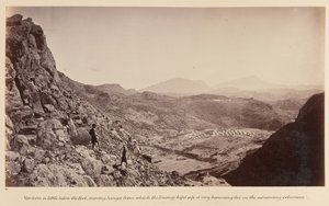 Vue depuis un peu en dessous du Fort, montrant Sunga d