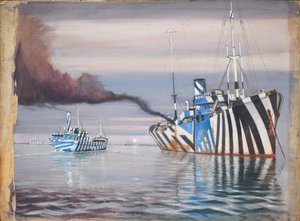 S.S. Lepanto et un autre navire à vapeur, tous deux peints en camouflage, ancrés dans des eaux calmes
