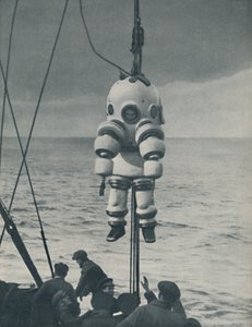La lutte éternelle contre la mer : Caisse blindée pour le plongeur en haute mer, vers 1935 - John Hammerton