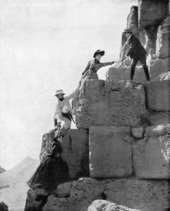 Escalade de la Grande Pyramide, Égypte, fin du 19e siècle