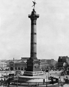 Place de la Bastille à Paris avec la colonne de Juillet construite en 1834