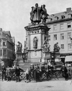Monument en mémoire de Gutenberg (v.1397-1468) inventeur allemand de l
