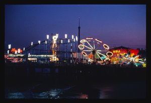Jetée Steeplechase de nuit, Atlantic City, New Jersey, États-Unis - John Margolies