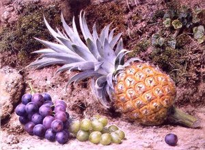 Un ananas et des grappes de raisins sur une berge moussue