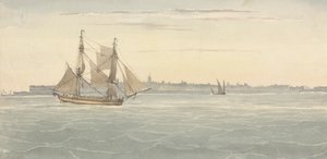 Brigantin seul (?) Un autre navire à voile contre la silhouette de la ville en arrière-plan