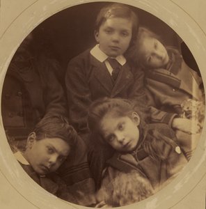 [Enfants de Charles Loyd Norman et Julia Cameron Norman : George, Archie, Charlotte et Adeline]. - Julia Margaret Cameron
