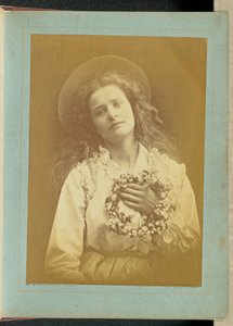 [Car je serai la reine du mois de mai, mère, je serai la reine du mois de mai".] - Julia Margaret Cameron