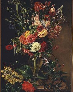 Fleurs dans un vase en verre