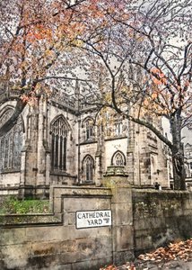 La cour de la cathédrale en automne - Justyna Jaszke
