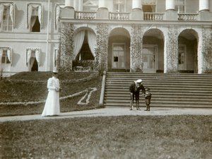 Tsarine Alexandra Feodorovna avec le tsarévitch Alexis de Russie, vers 1907-1910 - K. von Hahn