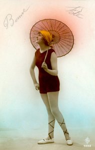 Femmes en maillots de bain, vers début 1900 (carte postale)