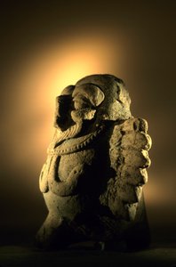 Artefact, Cancuen, Guatemala, Arthur Demarest, Tomas Barrientos, Maya, palais, Classi..., 2004 (photo) - Kenneth Garrett