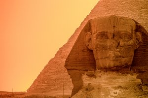 Coucher de soleil sur le plateau de Gizeh et les pyramides, Égypte, Ancien Empire, Sphinx