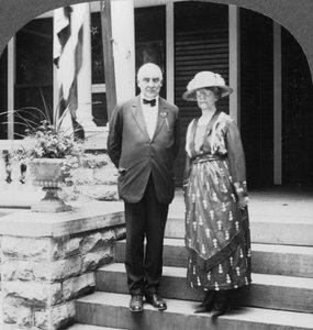 Le président et Mme Harding chez eux, Marion, Illinois, USA - Keystone View Company