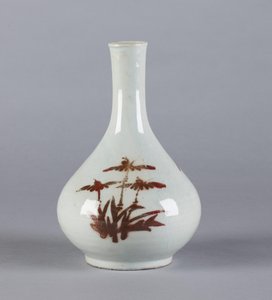 Bouteille avec motif floral, dynastie Yi
