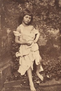 Alice Liddell en tant que La Mendiante