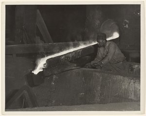 [Aide-mouleur, Baldwin Locomotive Works, Eddystone, Pennsylvanie].