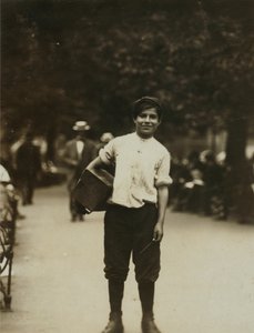Un jeune cireur de bottes travaillant à Union Square, New York City - Lewis Wickes Hine