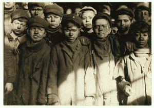 Garçons de Brise (qui trient le charbon à la main) à Hughestown Borough Coal Co. Pittston, Pennsylvanie, 1911