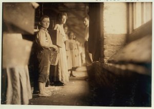 Jeune doffer aux moulins de filature de Richmond, Chattanooga, Tennessee, 1910