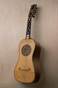 Chitarra battente (guitare), instrument de musique fabriqué dans l