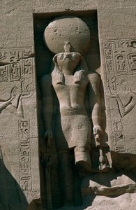 Égypte, Nubie, Abou Simbel, Grand Temple de Ramsès II, façade, niche avec statue du dieu soleil Râ - Unbekannt Unbekannt