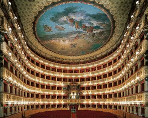 Vue intérieure de la scène du Théâtre San Carlo à Naples