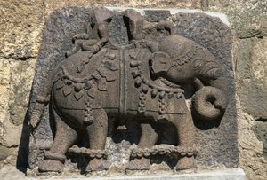 Relief représentant un éléphant, fort de Daulatabad (Devagiri), Maharashtra, Inde