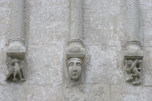 Russie, Vladimir, Bogolyubovo. Décorations sculptées de l