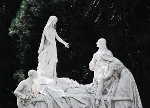 Vierge guérissant une personne malade