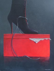 botte sur une boîte rouge - Lincoln Seligman