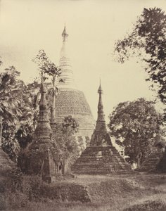 Rangoon : Vue rapprochée de la pagode Shwe Dagon