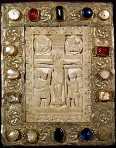 Archéologie du Moyen Âge : art barbare de Lombardie : la paix du duc Orso. La partie en ivoire représente le Christ crucifié entouré de la Vierge, Saint Longin le Centurion et Saint Jean. Art lombard du 9e siècle - Lombard School